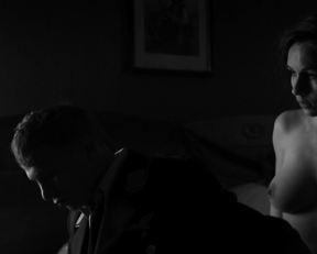 Eugenie Anselin, Samia Chancrin, Annika Meier, Annina Polivka - Der Hauptmann (2017)