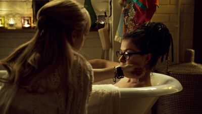 Tatiana Maslany, Ksenia Solo – Orphan Black s03e07 (2015)