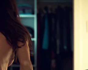 Tatiana Maslany nude – Orphan Black s01e01 (2013)