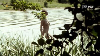 Renata Dancewicz nude – Diabelska edukacja (1995)