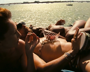 Isla Fisher, etc  - The Beach Bum (2019)