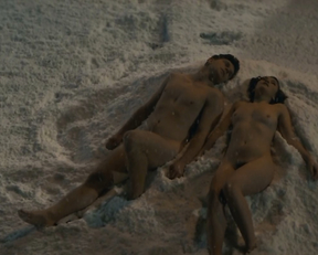 Emma Drogunova nackt - Der Trafikant (2018)