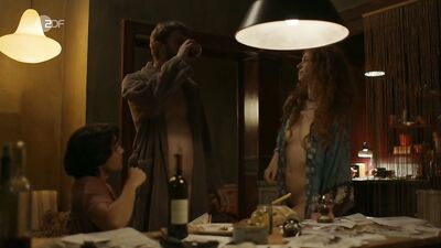 Marleen Lohse nackt - Bella Germania s01e03 (2019)