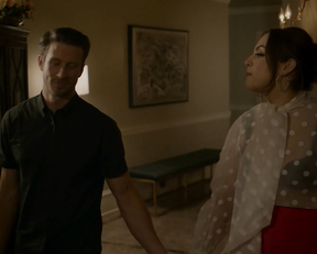 Elizabeth Gillies - Dynasty s02e21 (2018)