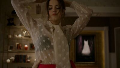 Elizabeth Gillies - Dynasty s02e21 (2018)