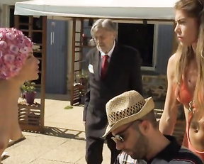 Laura Giudice nude – Veneneuses (2017)