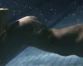 Juana Acosta, María Reyes Arias - A golpes (2005)