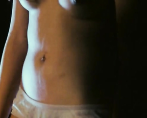 Joana de Verona nude – Como Desenhar um Circulo Perfeito (2009)