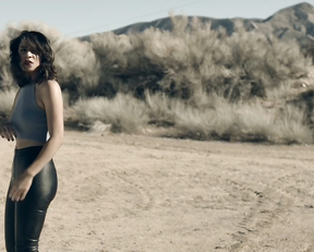 Aurora Perrineau - Into The Dark s01e08 (2019)