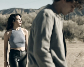 Aurora Perrineau - Into The Dark s01e08 (2019)