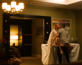 Erinn Hayes sex scene - Huge in France s01e03-04-07 (2019)