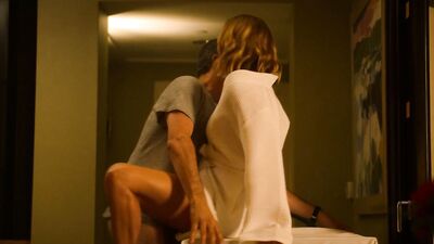 Erinn Hayes sex scene - Huge in France s01e03-04-07 (2019)
