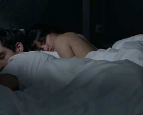 Lily-Rose Depp, Laetitia Casta - L'homme fidele (2018)