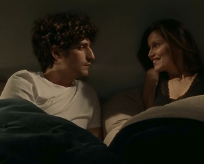 Lily-Rose Depp, Laetitia Casta - L'homme fidele (2018)