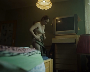 Verena Altenberger nude - Die beste aller Welten (2016)