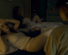 Verena Altenberger nude - Die beste aller Welten (2016)