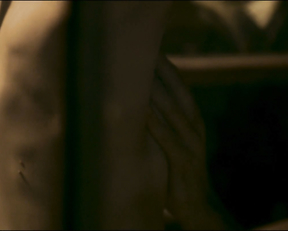 Svenja Jung nackt - Die Mitte der Welt (2016)