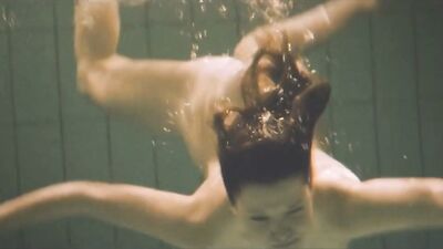 Jella Haase nude, Marie-Lou Sellem, etc  – Looping (2016)