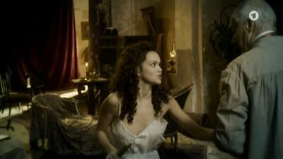 Emilia Schule nude – Charite s01e01 (2017)