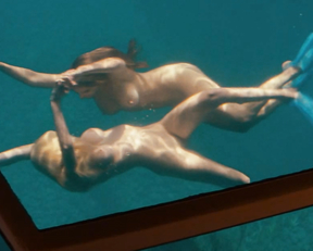 Kelly Brook, Riley Steele - Piranha 3D (2010)