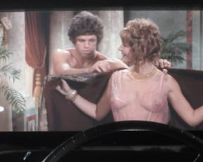 Valerie Perrine naked - Slaughterhouse-Five (1972)