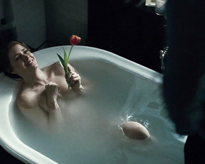 Amy Adams nude – Batman v Superman: Dawn of Justice (2016)