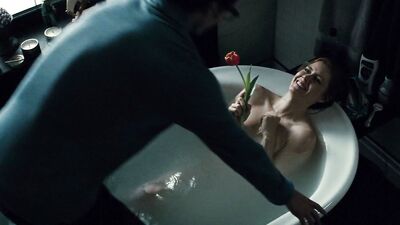 Amy Adams nude – Batman v Superman: Dawn of Justice (2016)