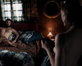 Violet Ryder, Sofia Vergara - Bent (2018)