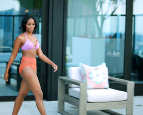 Nafessa Williams, Andy Allo - Black Lightning s02e02 (2018)