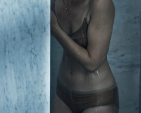 Alba August, Angela Bundalovic, Jessica Dinnage - The Rain s01e05 (2018)