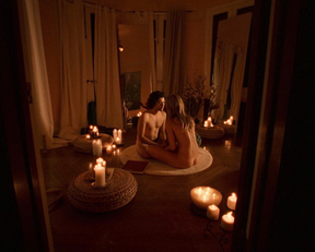 Beau Garrett nude – Entourage s01e05 (2004)