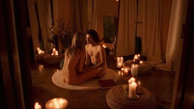 Beau Garrett nude – Entourage s01e05 (2004)
