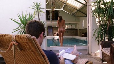 Beau Garrett nude – Entourage s01e05 (2004)