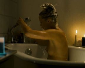 Bernadette Heerwagen nude – Die kommenden Tage (2010)