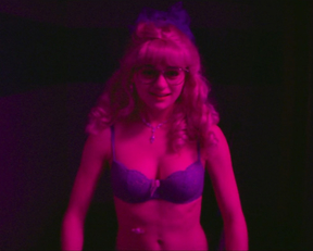 Joey King - The Act (s01, 2019)