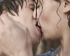 Lena Lauzemis, Vicky Krieps - M wie Martha (2015)