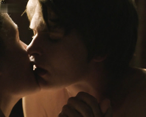 Lena Lauzemis, Vicky Krieps - M wie Martha (2015)