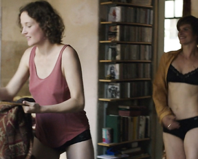 Lena Lauzemis, Vicky Krieps - M wie Martha (2015)