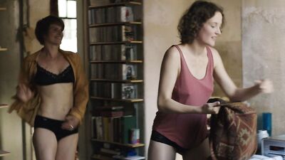 Lena Lauzemis, Vicky Krieps - M wie Martha (2015)