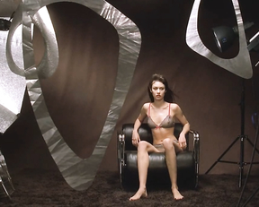 Olga Kurylenko - Le Serpent (2006)