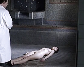 Olga Kurylenko - L'annulaire (2005, slow-mo)