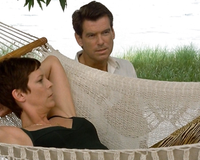 Jamie Lee Curtis - The Tailor of Panama (2001)