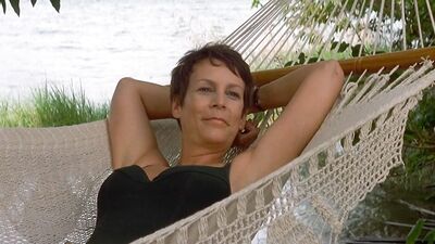Jamie Lee Curtis - The Tailor of Panama (2001)