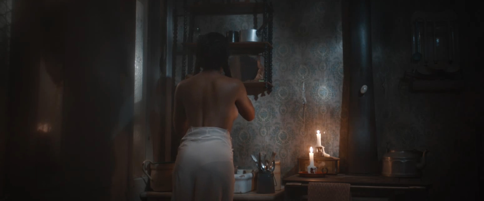 Amandla Stenberg (20 y.o.) shows butt from nude clip in Where Hands Touch (...