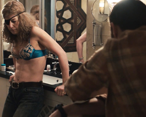 Rosamund Pike - A Private War (2018)