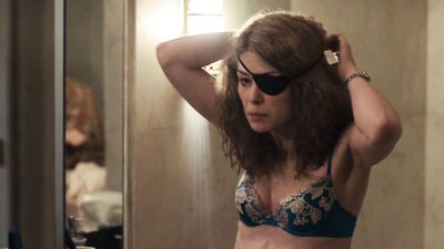 Rosamund Pike - A Private War (2018)
