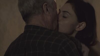 Phoebe Tonkin - Bloom (s01e02, 2019)