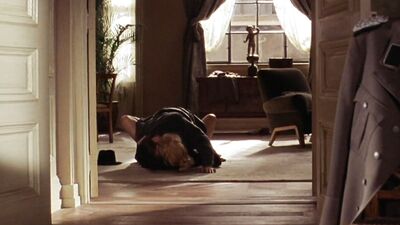 Charlize Theron - Head in the Clouds (2004)