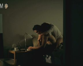 Charlize Theron - The Yards (2000)