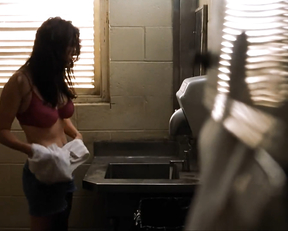 Jennifer Connelly - House of Sand and Fog (2003)